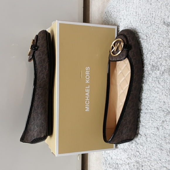 MICHAEL Michael Kors Shoes - *Final Price* Michael Kors Lillie Moc Flat Shoes Size 6.5 NIB